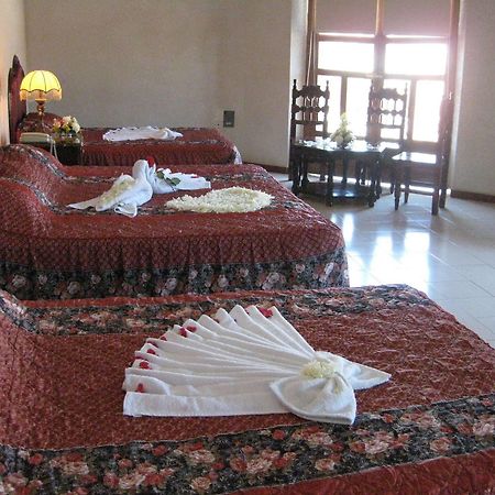 Hotel Plaza Yucatan Ticul Kültér fotó